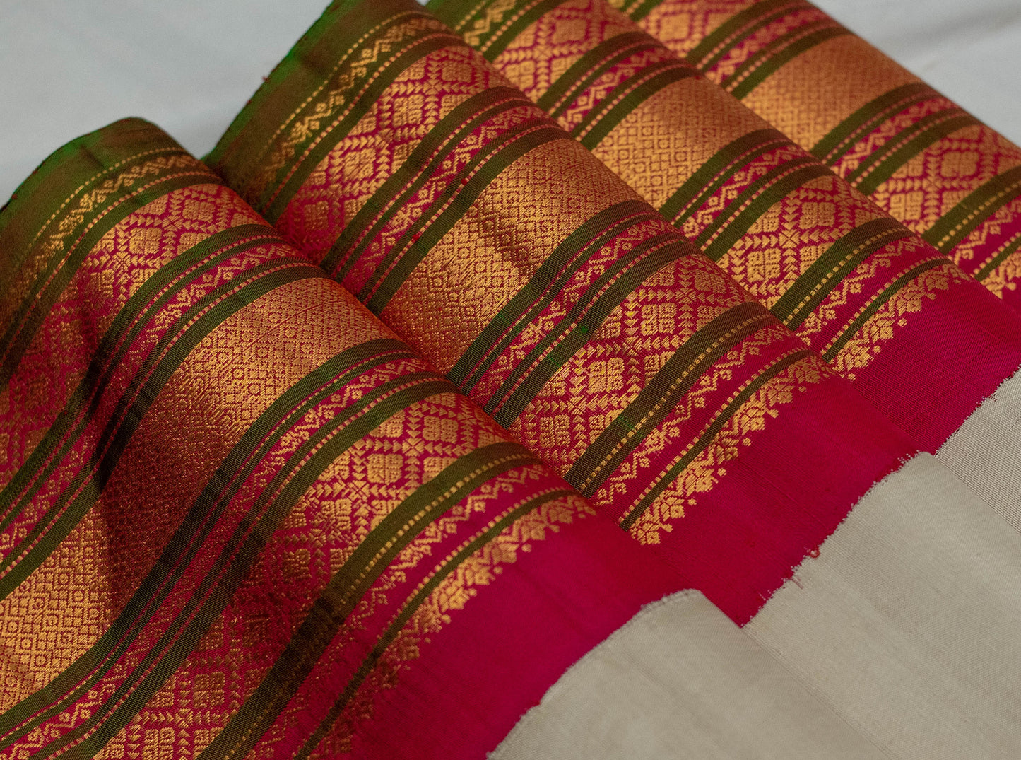 Handwowen Pure Silk Beige Gadwal Saree with Pink Border