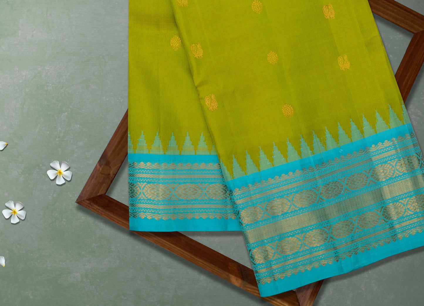 Handwowen Pure Silk Gadwal Saree in Light Blue