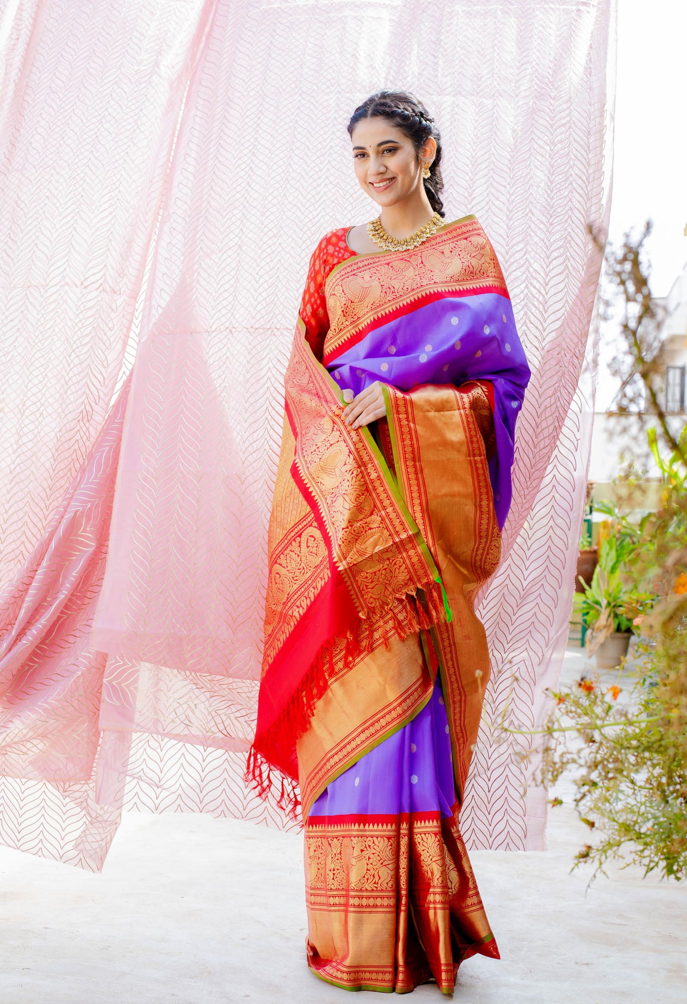 Lavender & Red Pure Silk Handloom Gadwal Saree with Kanchi Border & Butti Weaving