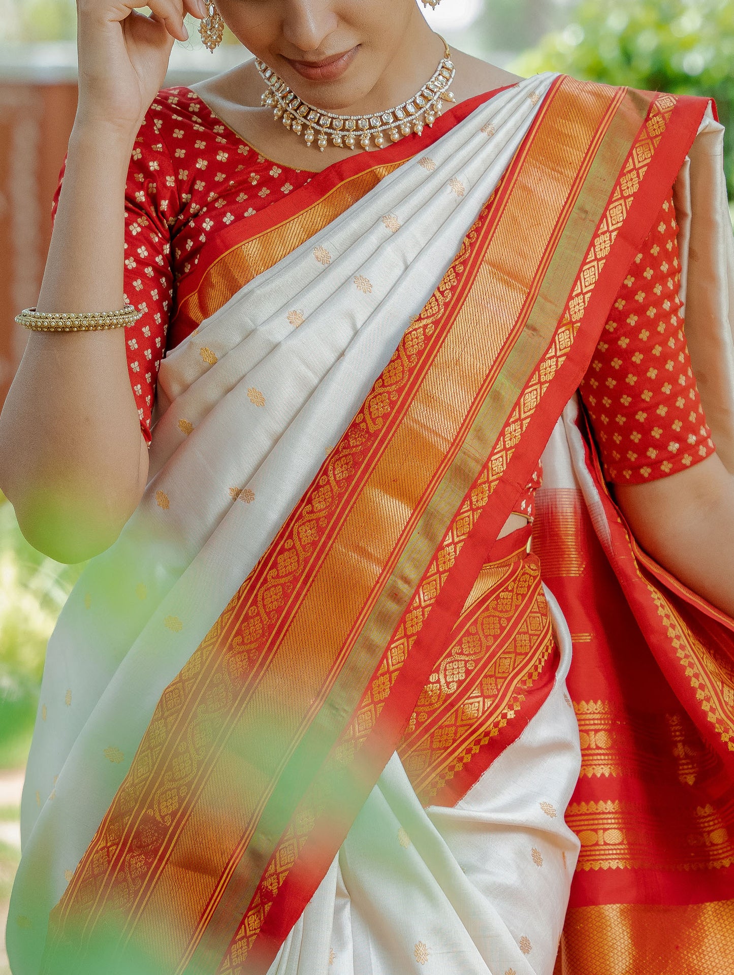 Beige and Red Pure Silk Handwoven Gadwal Saree